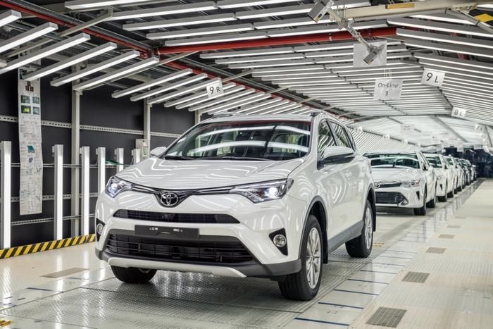 На заводе Toyota в Санкт Петербурге стартовал выпуск кроссовера RAV4