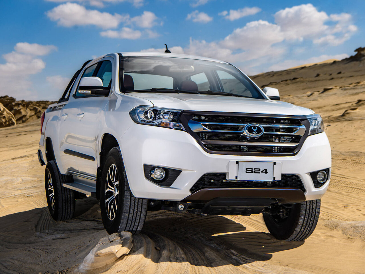 Sandstorm S24 I, пикап двойная кабина