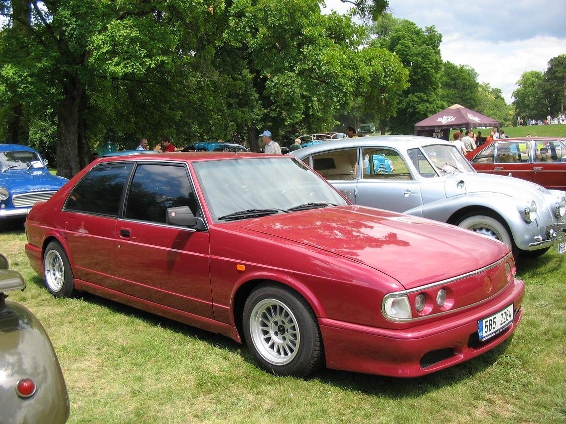 Седан 2 дв. gt Седан 2 дв. gt