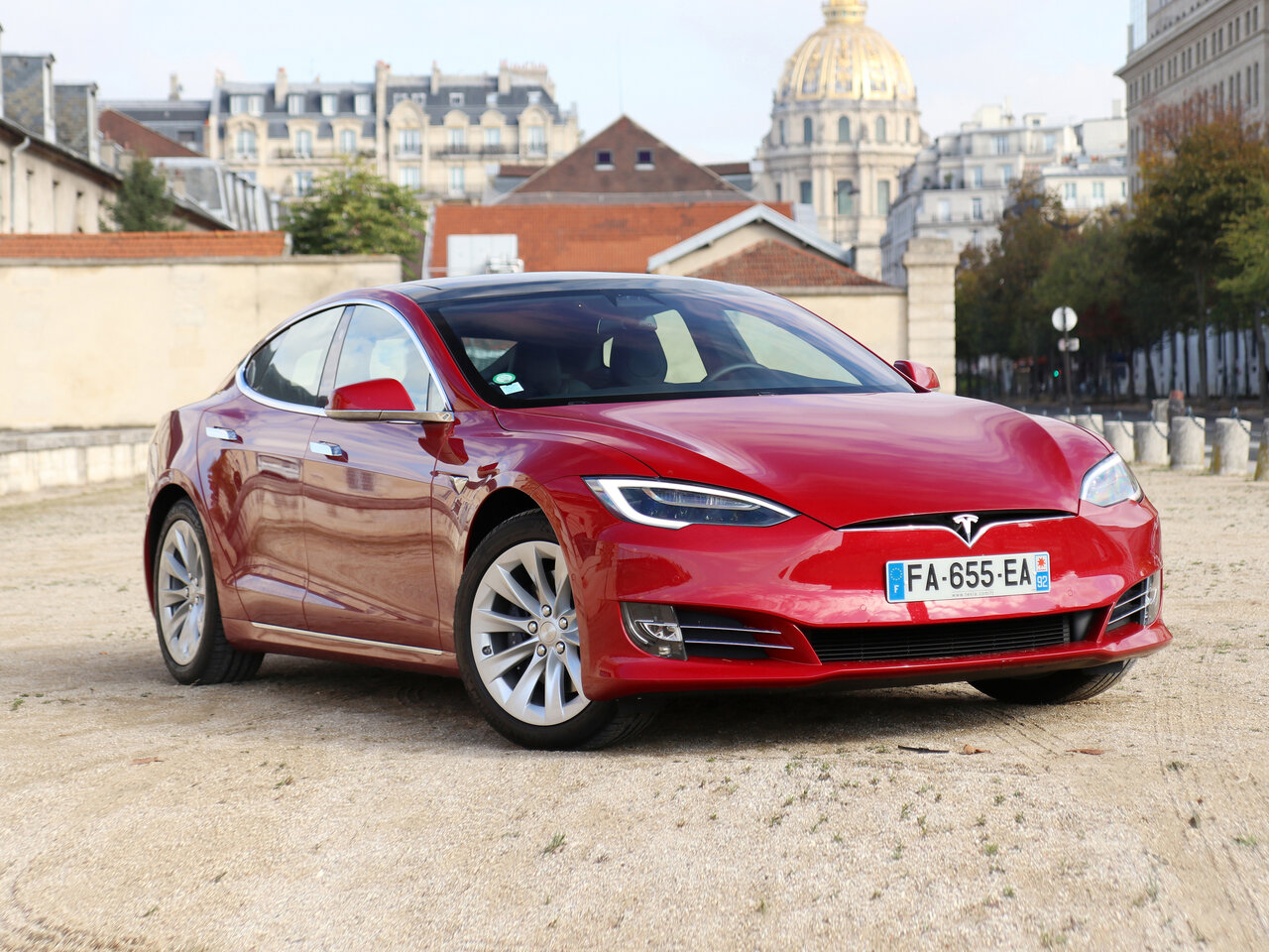 Tesla Model S I Рестайлинг, лифтбек