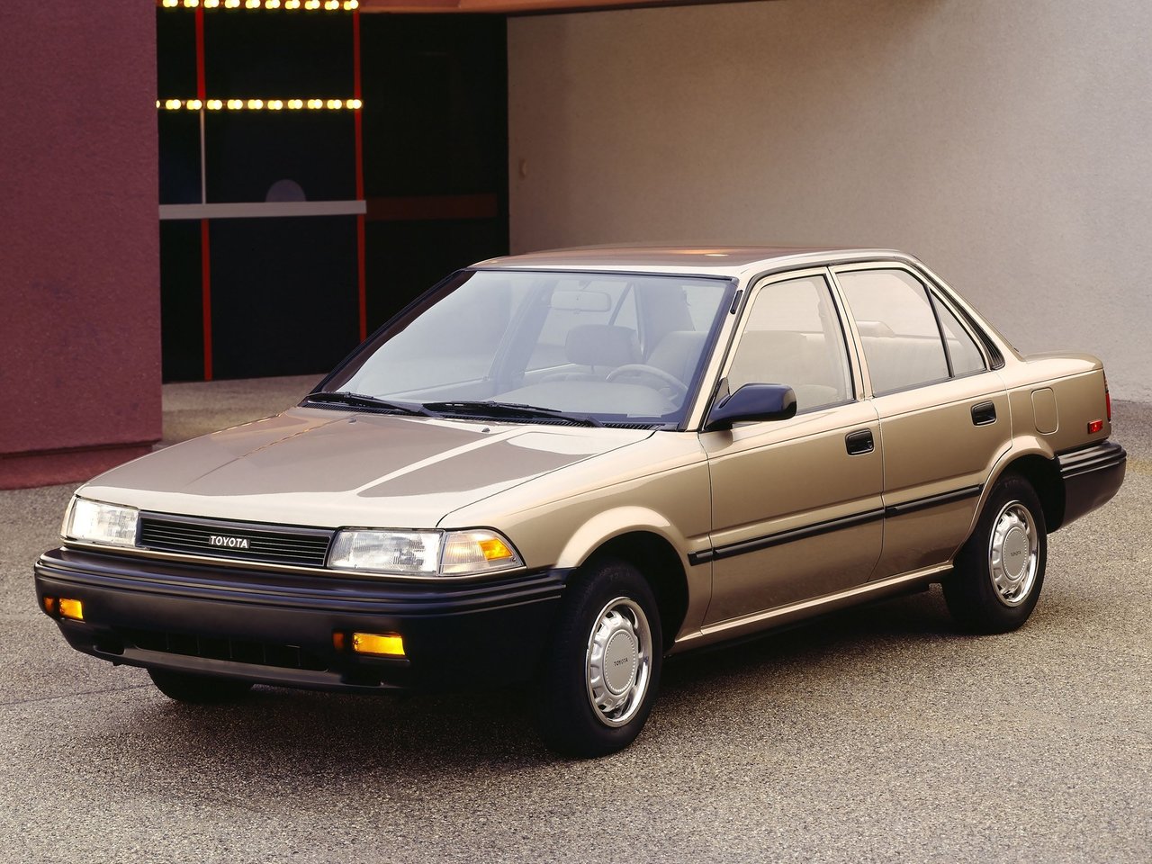 Toyota Corolla VI (E90), седан