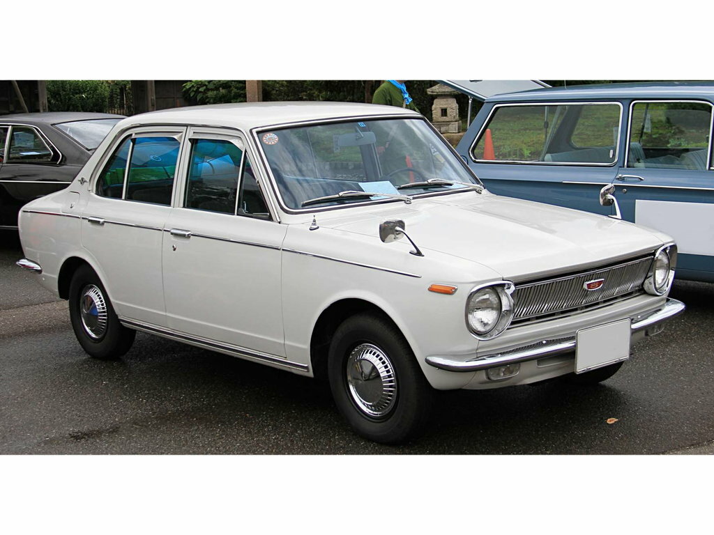 Toyota Corolla i (E10), седан