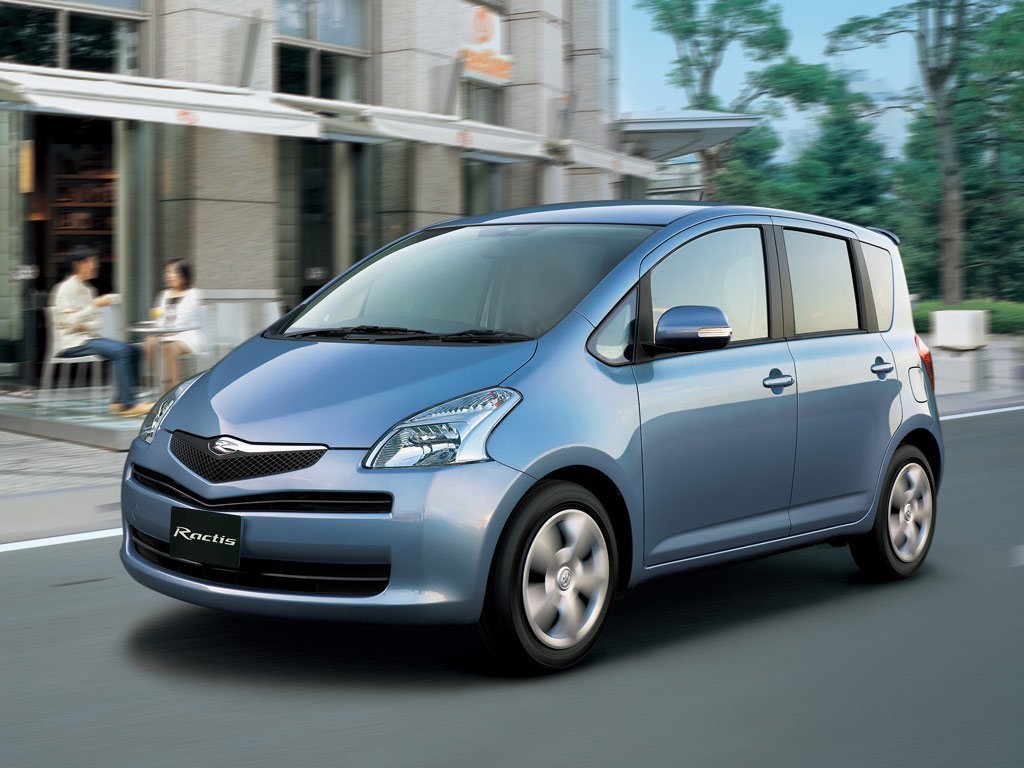Toyota Ractis I, хэтчбек 5 дв.
