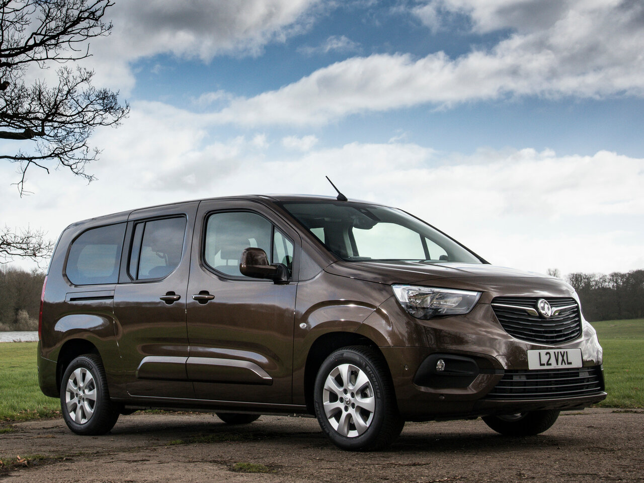 Vauxhall Combo E, компактвэн