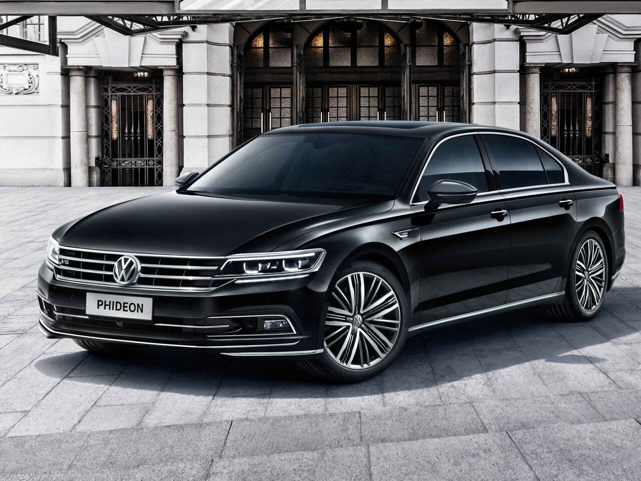Volkswagen Phideon I, седан