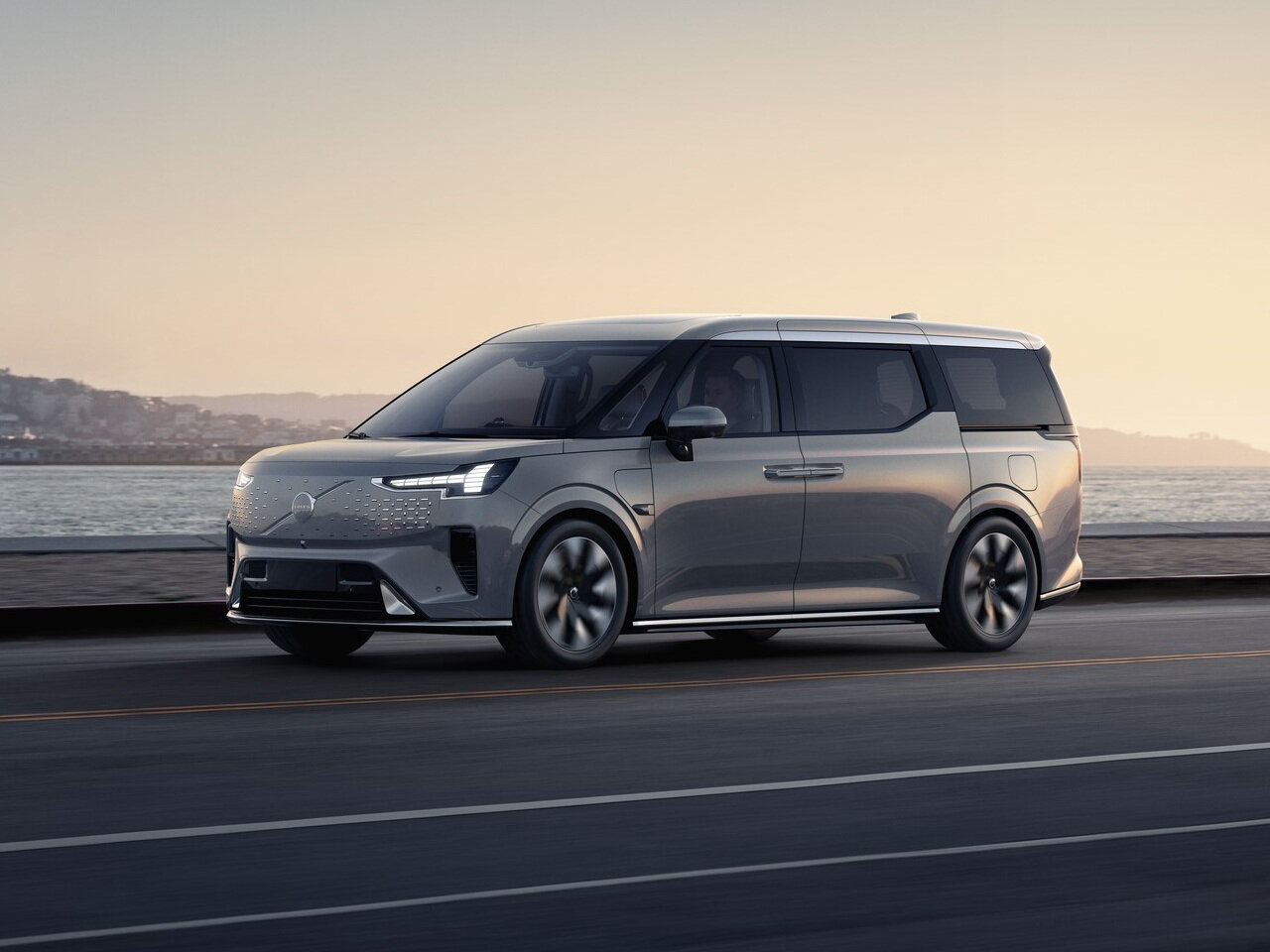 Volvo EM90 I, минивэн