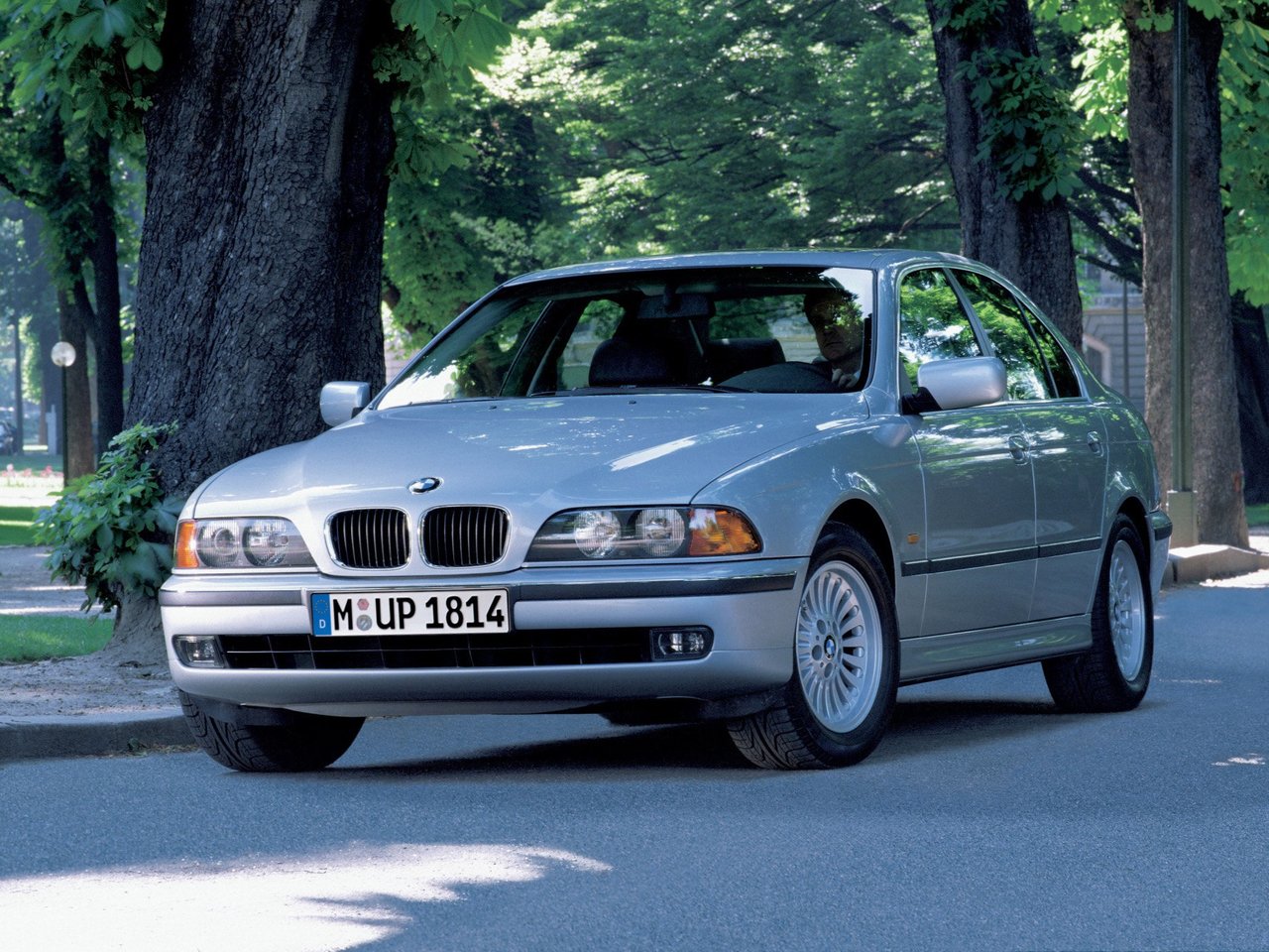 BMW 5 серии IV (E39), седан