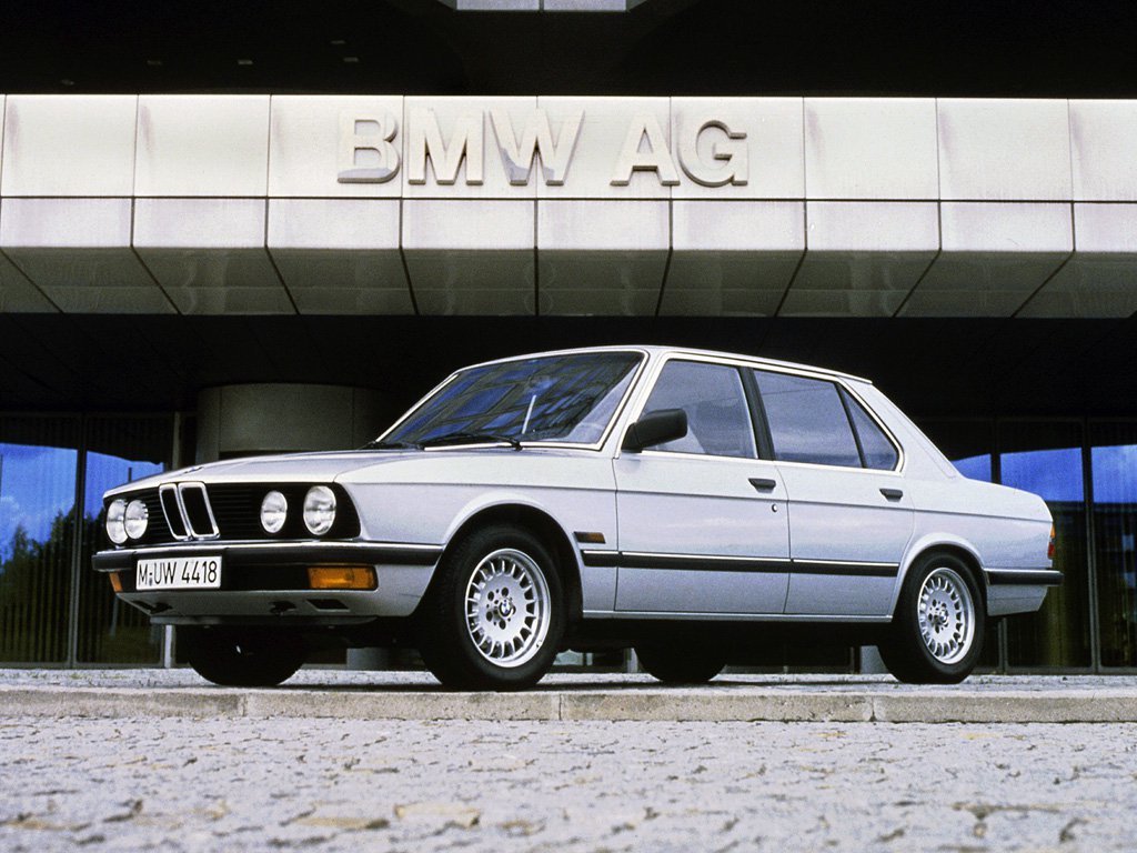 BMW 5 серии II (E28), седан