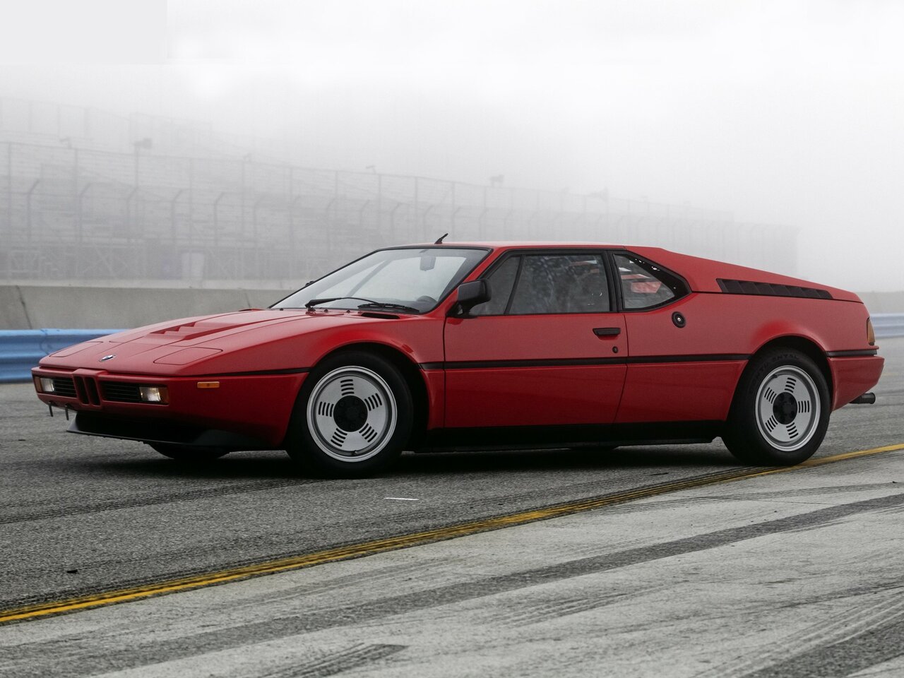 BMW M1 I, купе