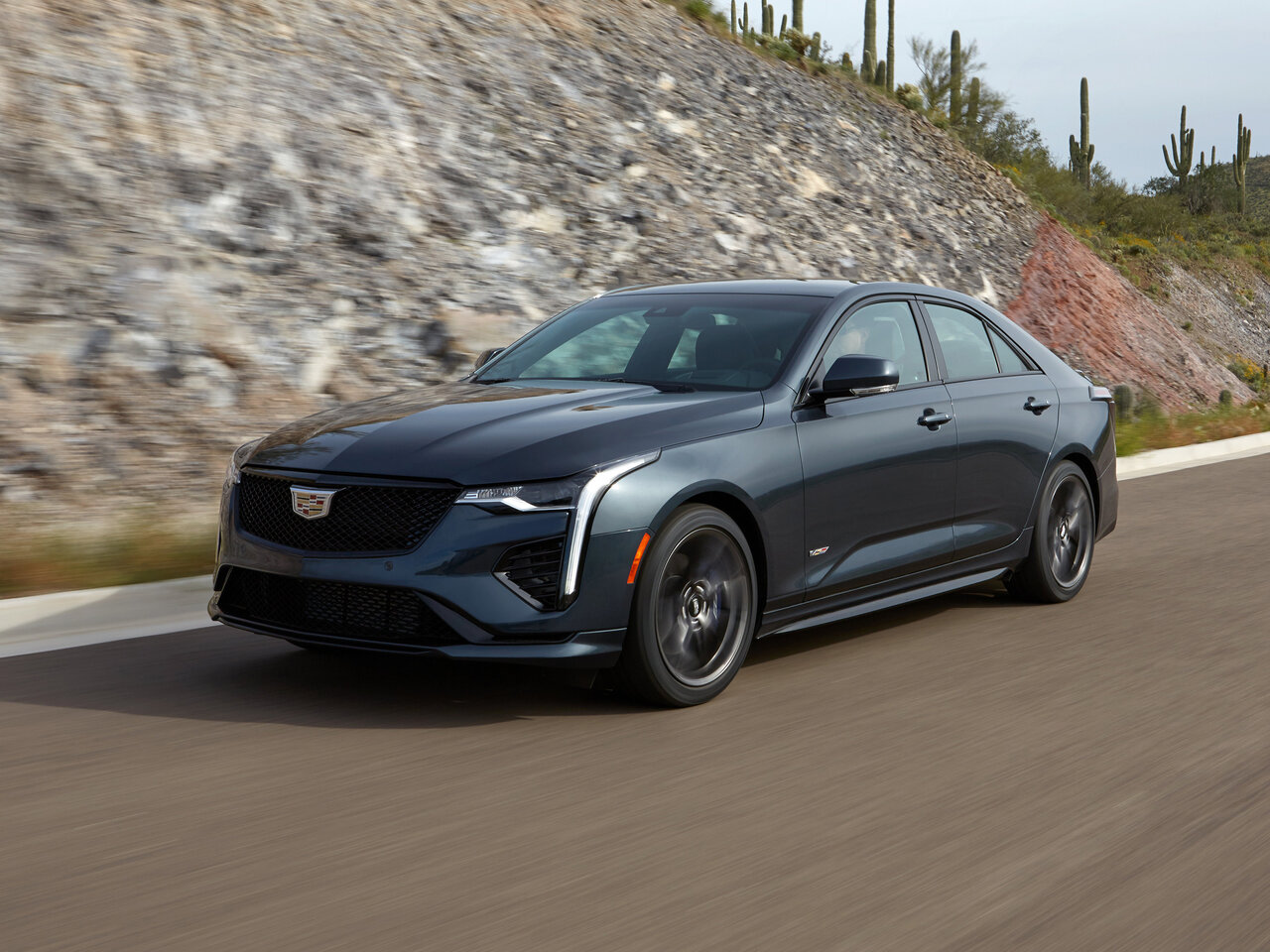 Cadillac CT4-V I, седан