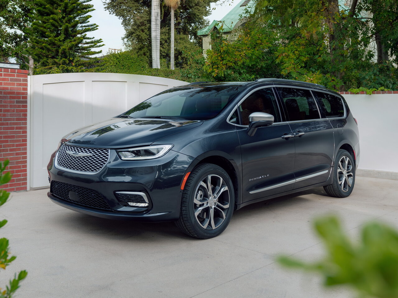 Chrysler Pacifica RU Рестайлинг, минивэн
