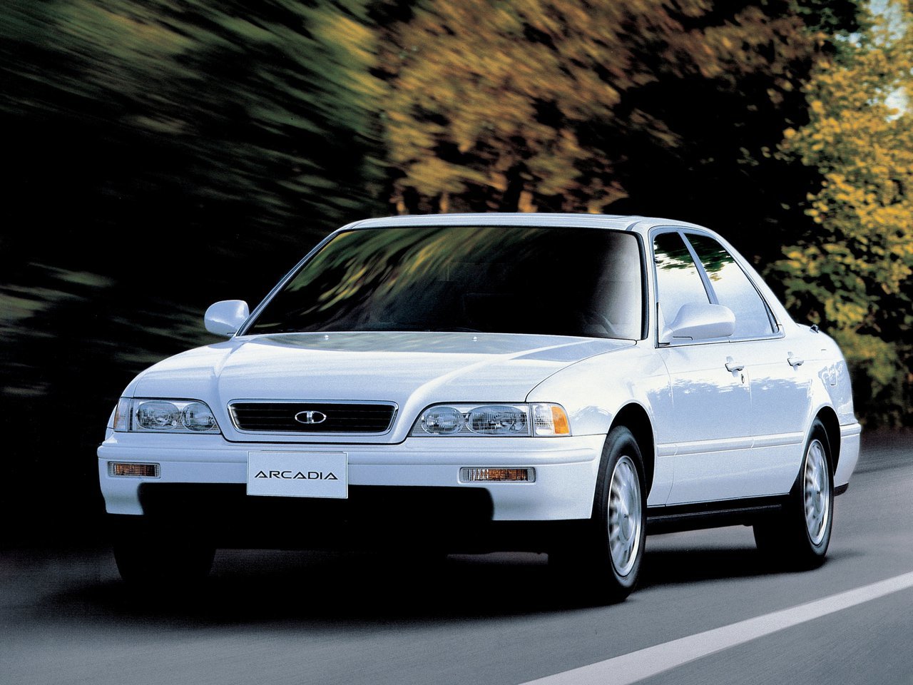 Daewoo Arcadia I, седан