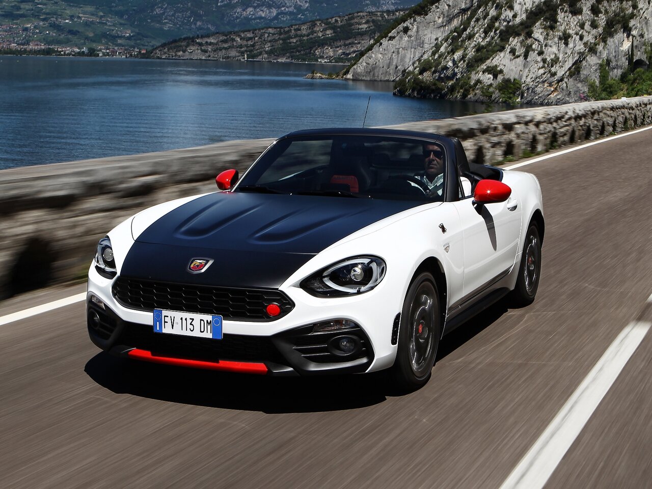 Abarth 124 Spider I, родстер