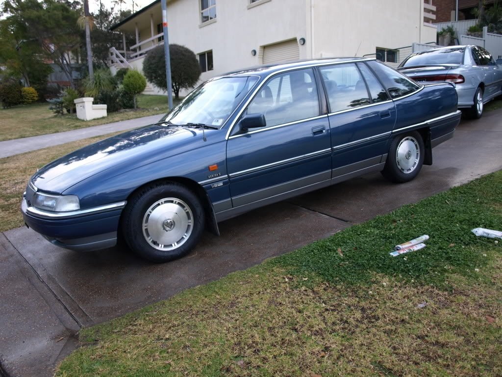Holden Caprice I, седан