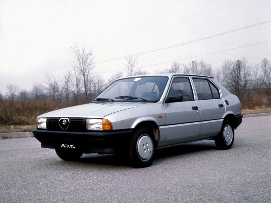 Alfa Romeo 33 I, седан