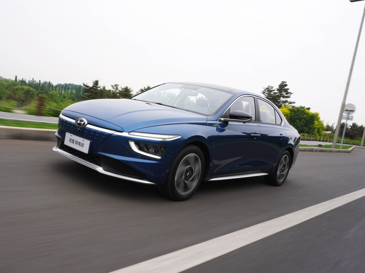 Седан ev