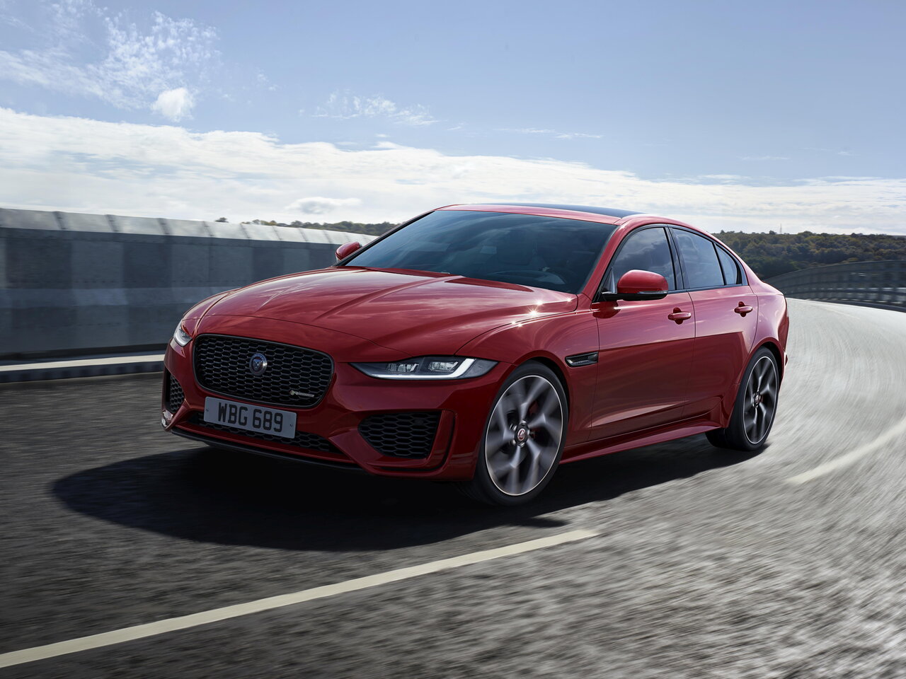 Jaguar XE I Рестайлинг, седан