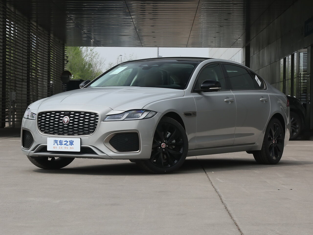 Jaguar XF II Рестайлинг, седан