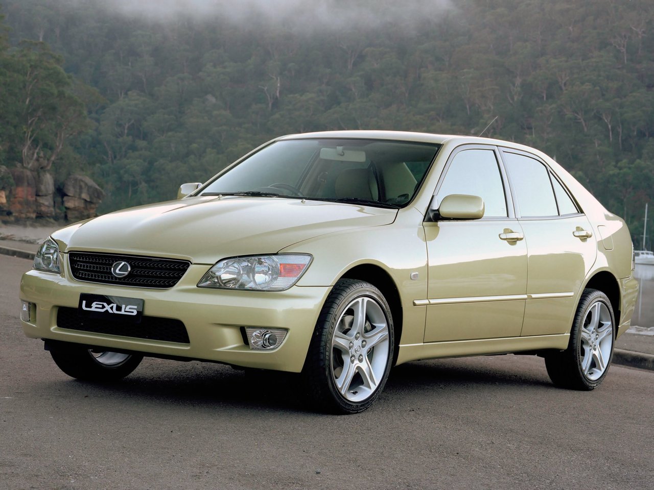 Lexus IS I, седан