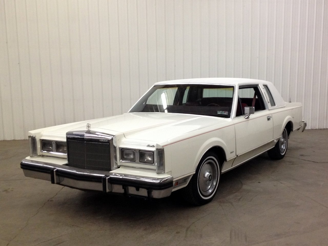 Lincoln Town Car I, купе