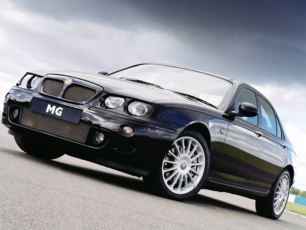 MG ZT I, седан