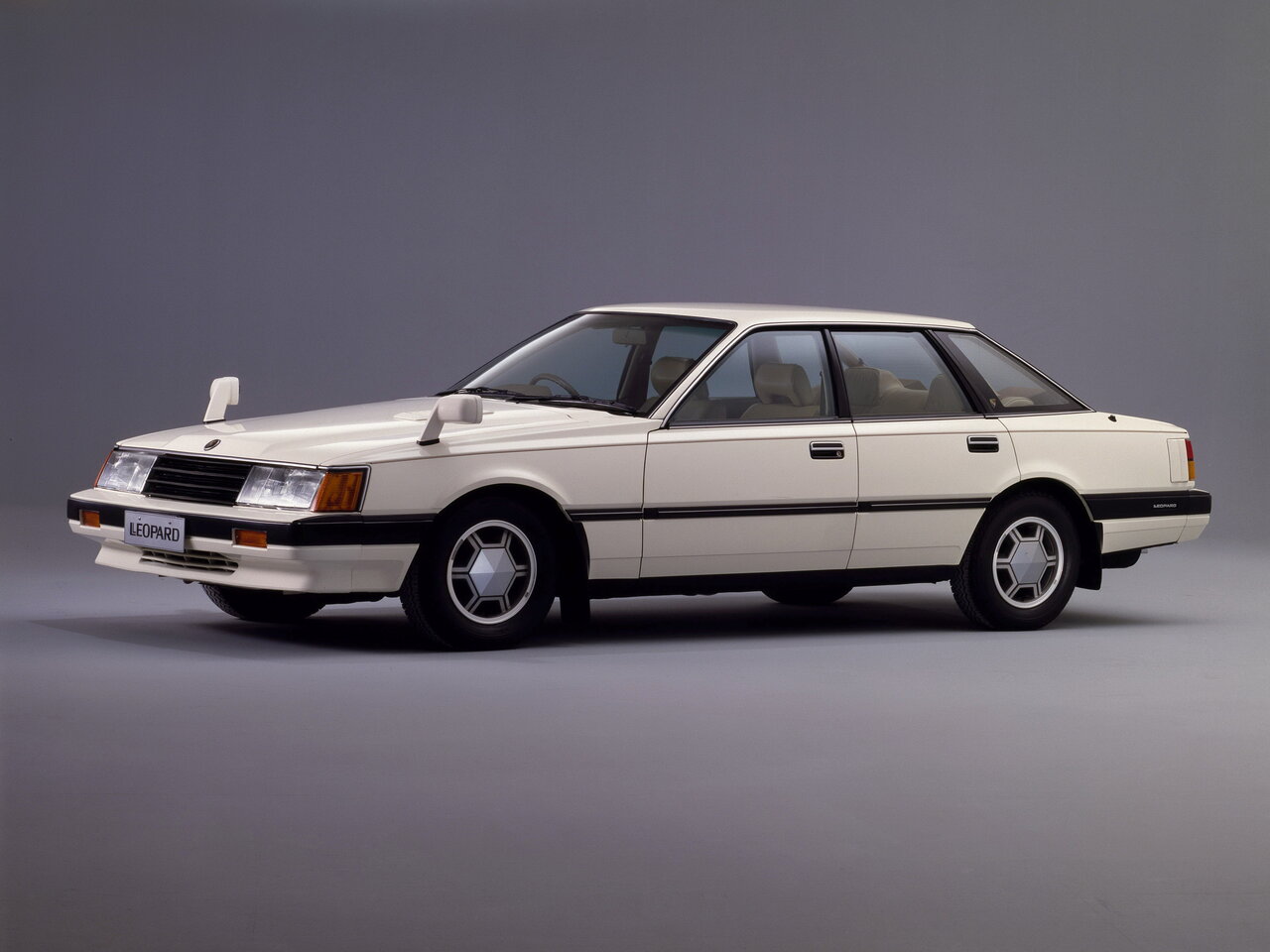 Nissan Leopard I (F30), седан-хардтоп