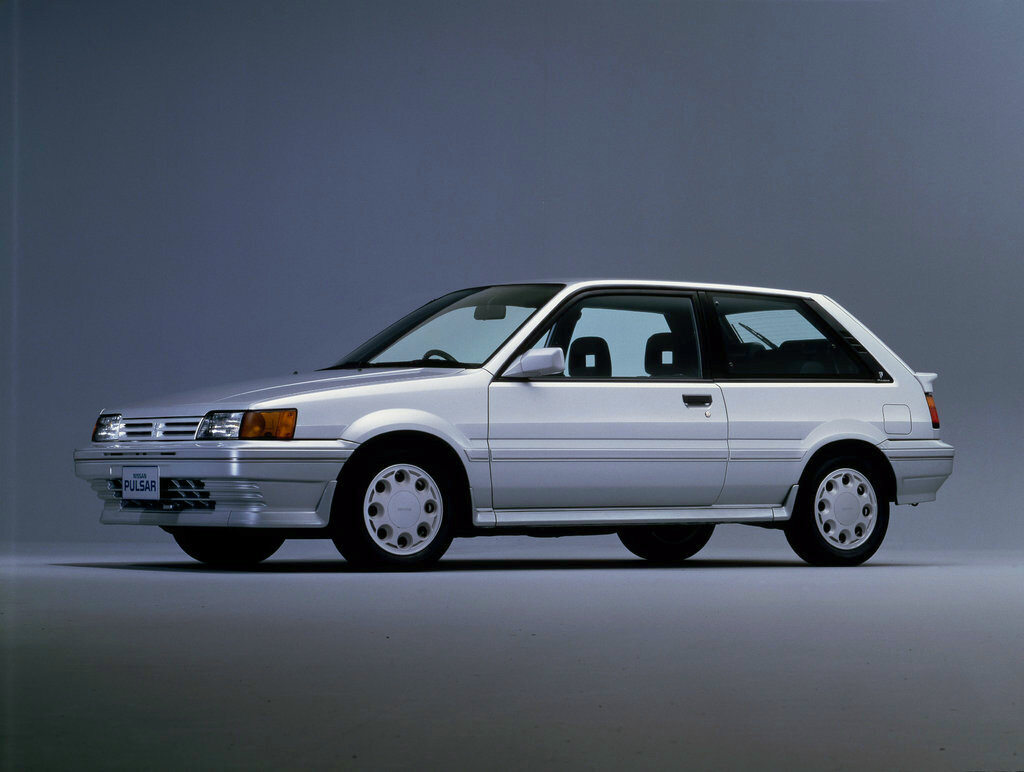 Nissan Pulsar III (N13), хэтчбек 3 дв.