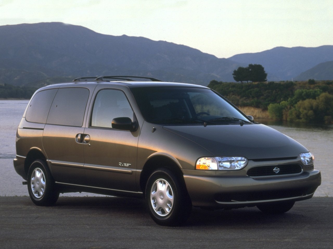 Nissan Quest II, минивэн