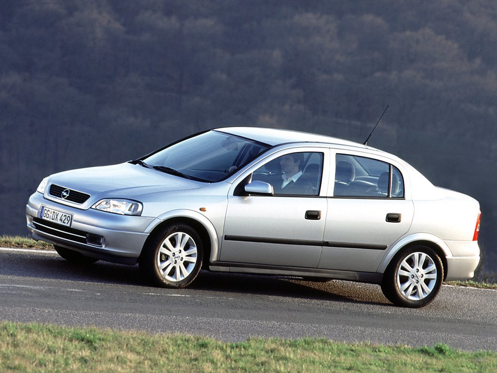 Opel Astra G, седан