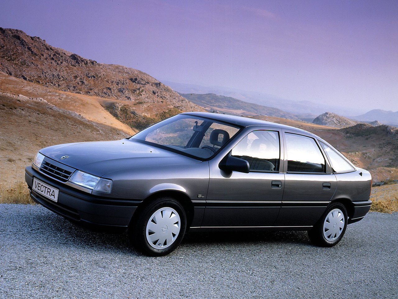 Opel Vectra A, лифтбек