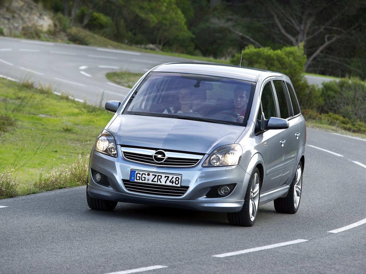 Opel Zafira B Рестайлинг, компактвэн