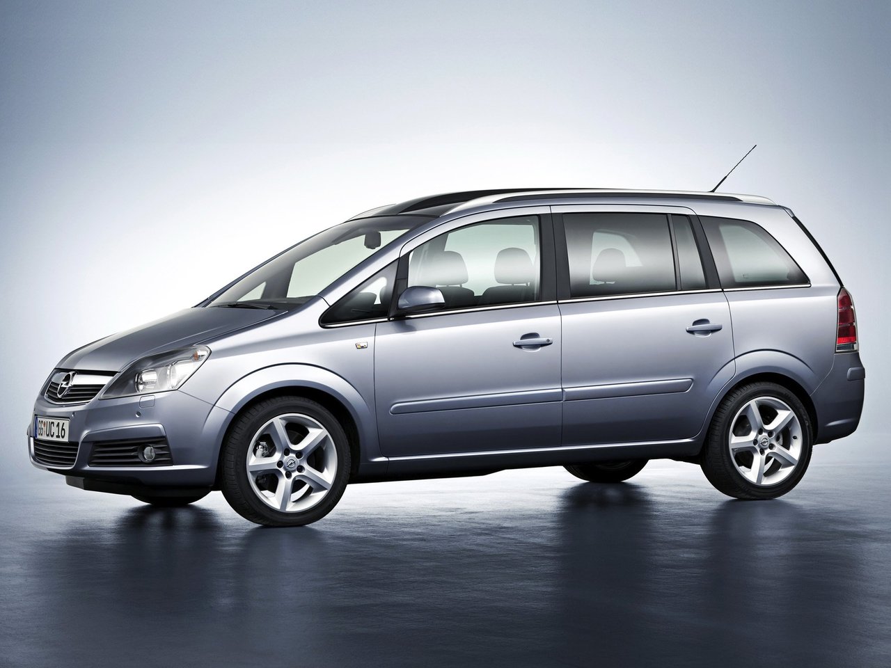 Opel Zafira B, компактвэн