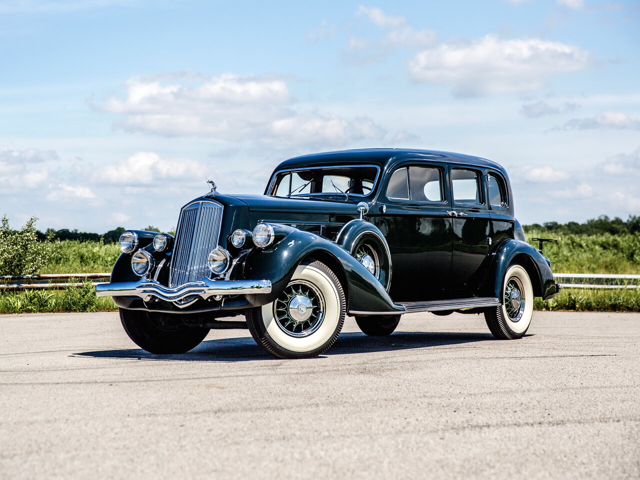 Pierce-Arrow Twelve I, седан