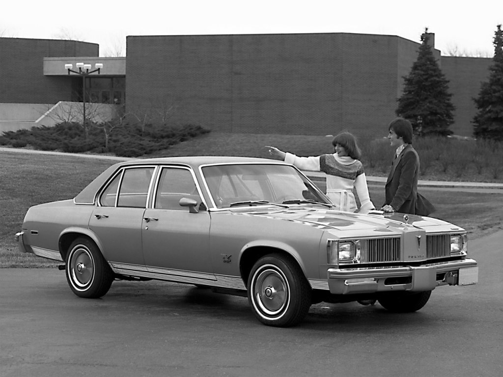 Pontiac Phoenix I, седан