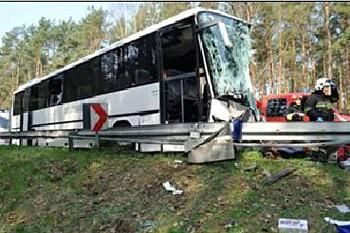 В Польше в ДТП попал автобус с туристами: пострадали 24 человека