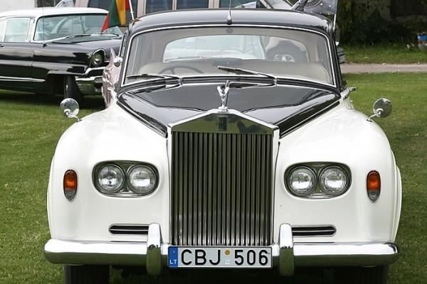 Лучшим автомобилем на «Ретро-Минске» признан Rolls-Royce