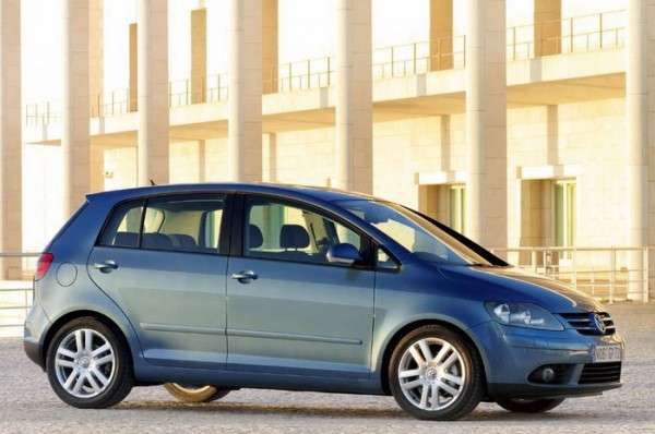 Автоновости: Почему из маслозаливной горловины идет дым?