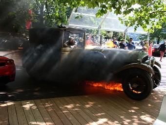 На аукционе сгорел редкий Bentley