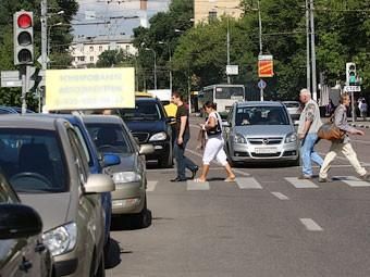 В Москве выбрали знак для правого поворота под "красный"