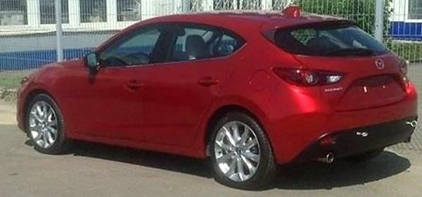 Новую Mazda3 сфотографировали без камуфляжа
