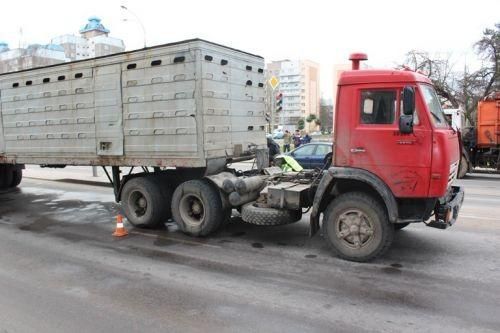 В Гродно девочку переехал 15-тонный КАМАЗ с прицепом (обновлено: девочка умерла)