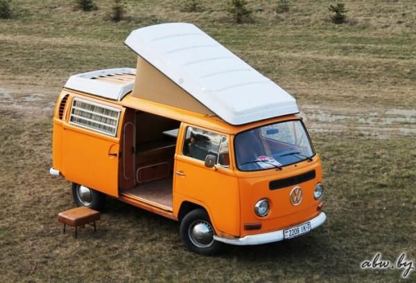  Volkswagen T2 Camper Van