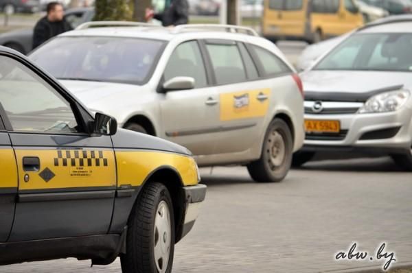 БелЖД планирует ввести услугу по заказу такси из поезда