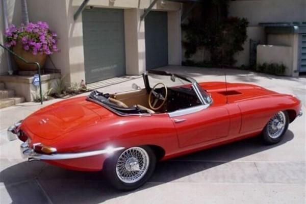 Похищенный Jaguar E-type вернулся к владельцу спустя 46 лет