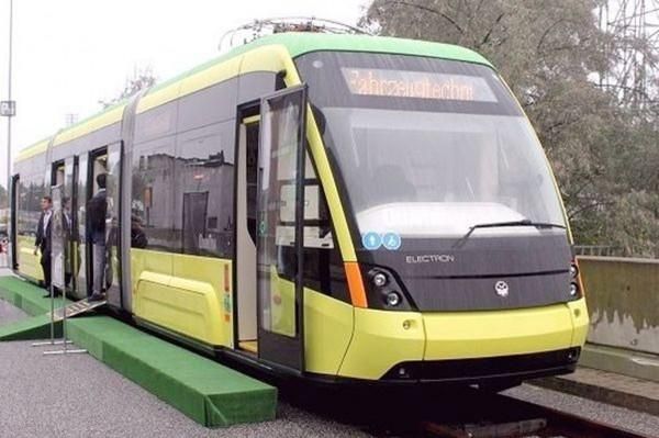 Новый трамвай из Львова: корпорация "Электрон" представила трехсекционную модель Т3L44