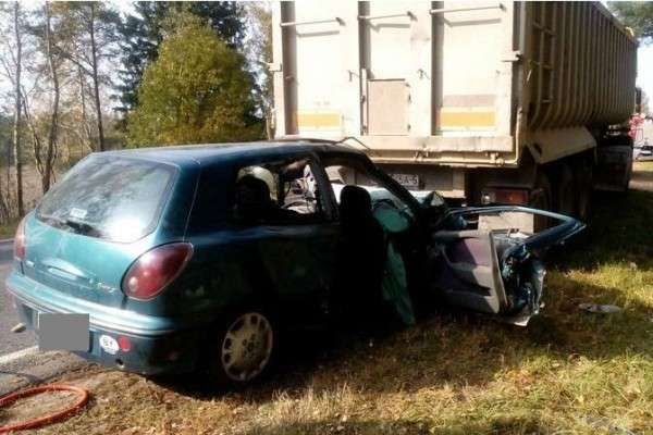 Четыре человека погибло в ДТП в Смолевичском районе - Fiat врезался в стоявший грузовик (добавлено видео)