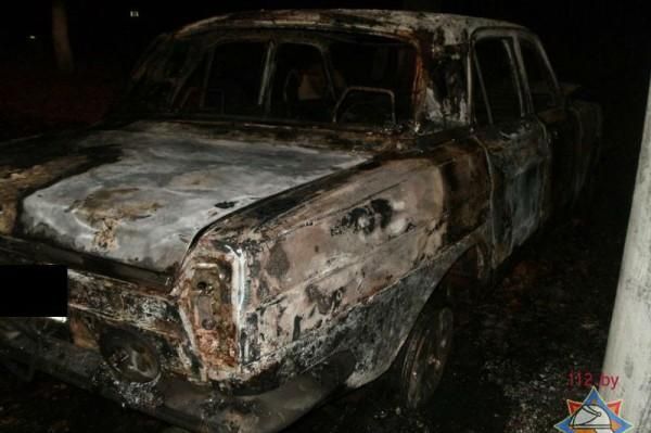 Минувшей ночью в Минске в результате поджога сгорела "Волга"