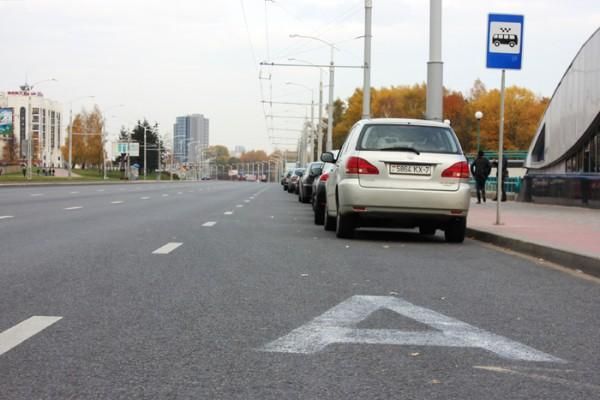Факт. Средняя скорость движения на авто по Минску - более 30 км/ч, на общественном транспорте - 15-20. Транспортники надеются увеличить ее до 18-28 км/ч