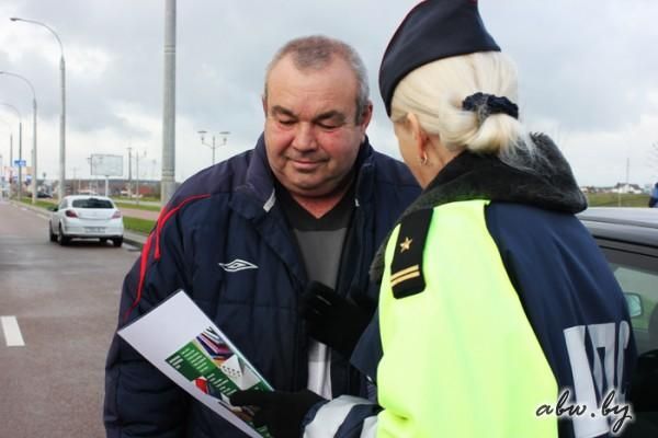 В Минске ГАИ дарила «переобувшимся» водителям сертификаты на мойку, а неуспевшим – скидку 50% на шиномонтаж