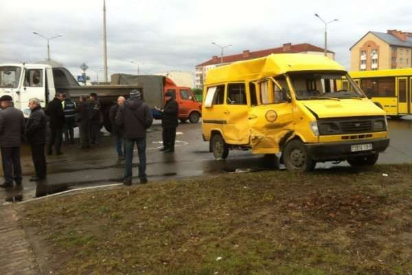 Один человек погиб, четверо ранено в столкновении МАЗа и Люблина в Солигорске